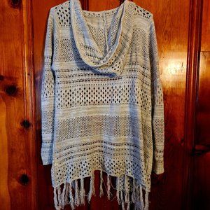 Large, Gray/White, Wild-Blue * Sadie Robertson